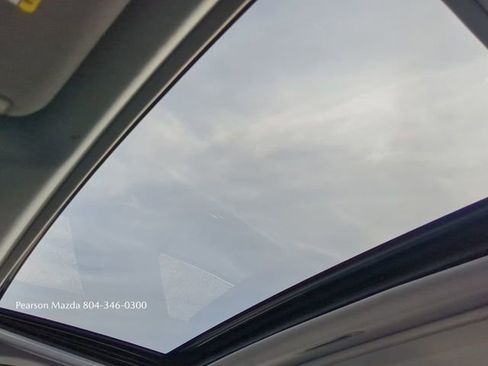 Used 2019 Toyota Camry SE w/ Convenience Package image 18