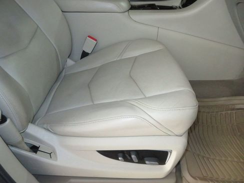 Used 2017 Cadillac Escalade Premium Luxury image 35