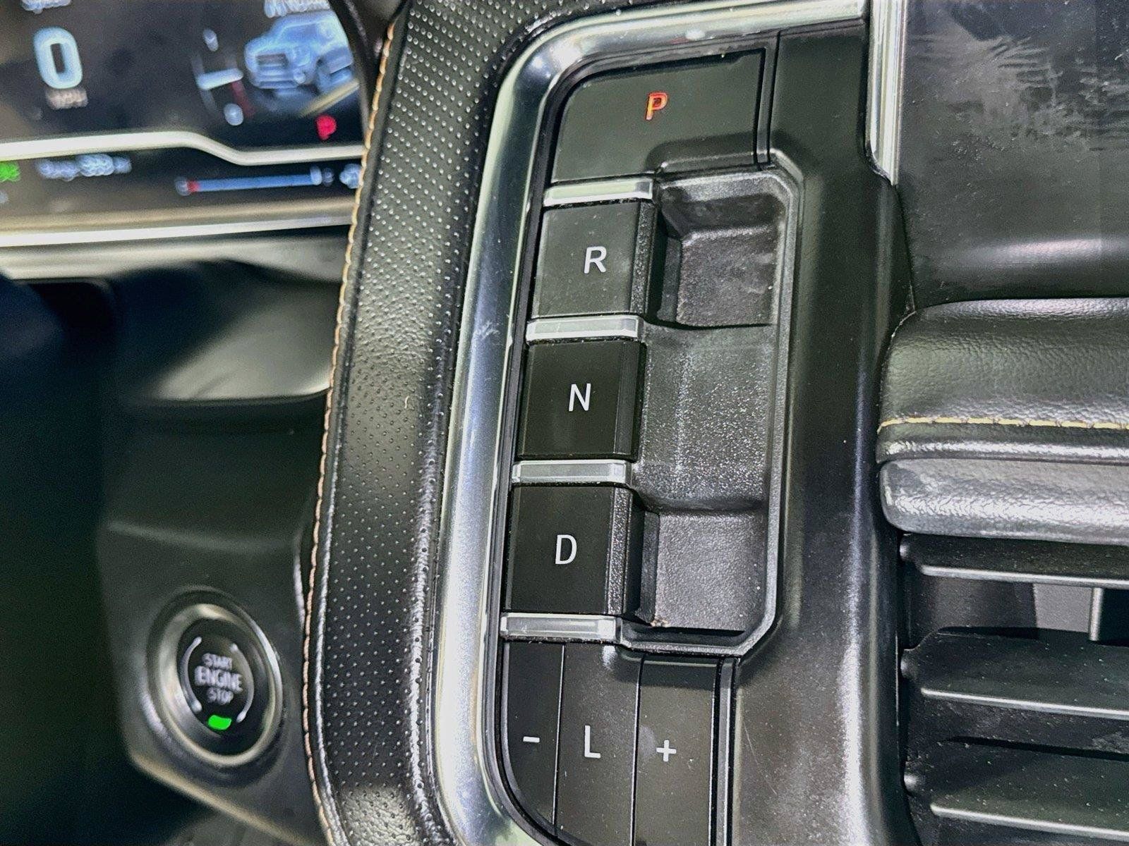 Used 2024 GMC Yukon XL AT4 w/ Technology Package AWD/4WD image 15