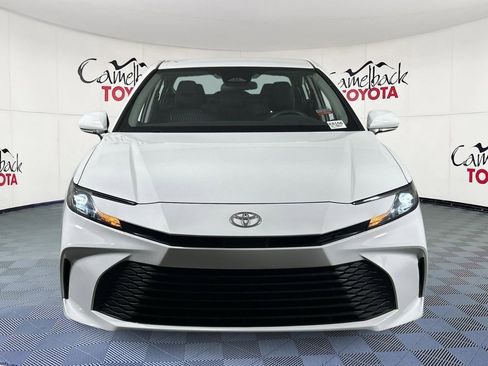 Used 2025 Toyota Camry LE image 3