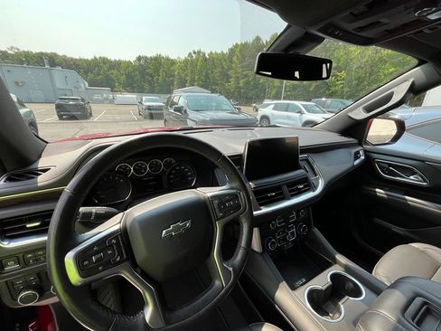 Used 2021 Chevrolet Tahoe Z71 w/ Luxury Package AWD/4WD image 10