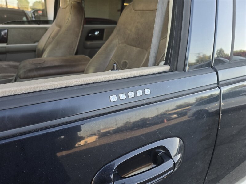 Used 2006 Ford Expedition King Ranch AWD/4WD image 7