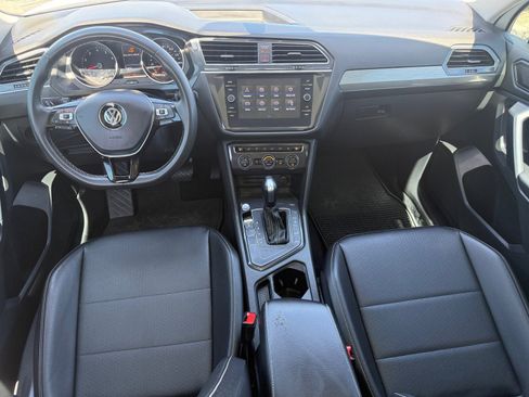 Used 2021 Volkswagen Tiguan SE w/ Panoramic Sunroof Package FWD image 24
