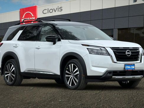 New 2025 Nissan Pathfinder Platinum image 9