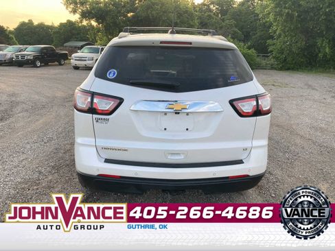 Used 2017 Chevrolet Traverse LT FWD image 7