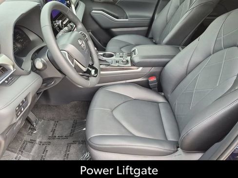 Certified 2026 Toyota Highlander Platinum AWD/4WD image 13