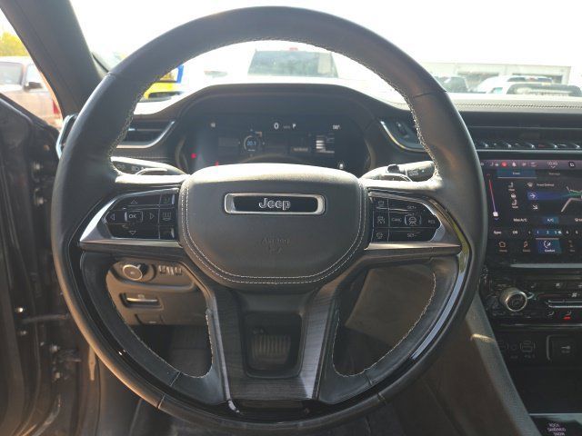 Used 2022 Jeep Grand Cherokee L Overland w/ Advanced Protech Group III AWD/4WD image 7