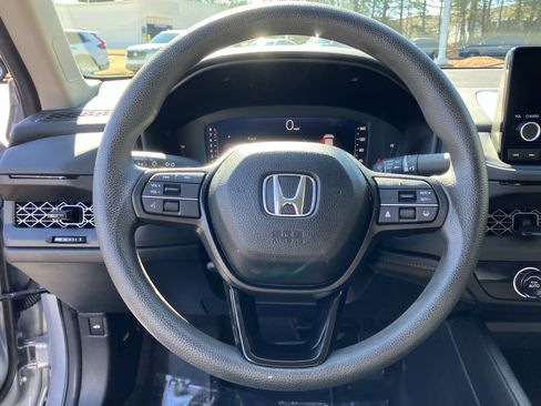 Used 2025 Honda Accord LX image 20
