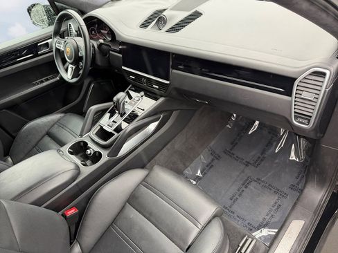 Used 2021 Porsche Cayenne Turbo w/ Premium Package Plus (PI3) image 29