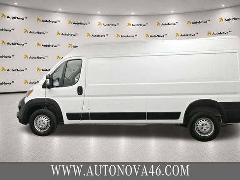 Used 2025 RAM ProMaster 2500 w/ Convenience Group FWD image 3