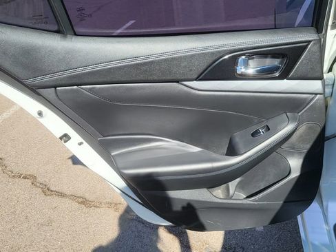 Used 2017 Nissan Maxima 3.5 S w/ Interior Lighting Package image 21