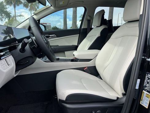 New 2026 Kia Sportage EX w/ EX Panoramic Sunroof Package image 16