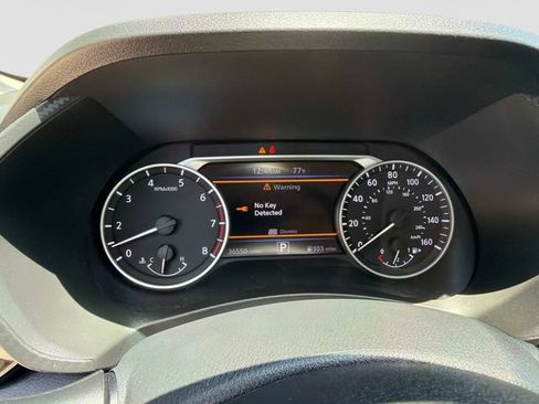 Used 2025 Nissan Sentra SR FWD image 25