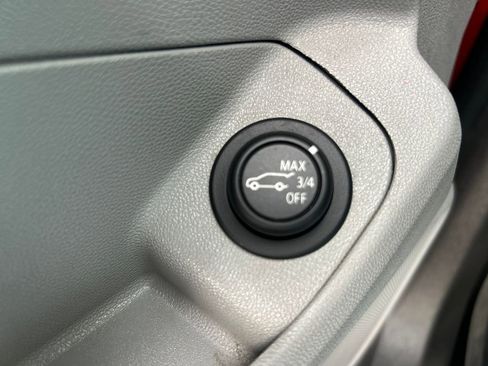 Used 2022 GMC Terrain SLE w/ Driver Convenience Package image 35