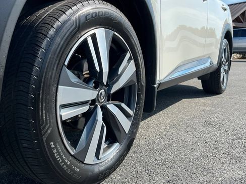Used 2021 Nissan Rogue SL FWD image 14