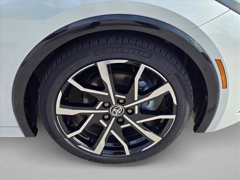 New 2026 Toyota Prius Plug-In Hybrid FWD image 9