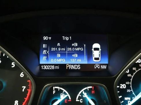 Used 2017 Ford Escape SE w/ Equipment Group 201A AWD/4WD image 28
