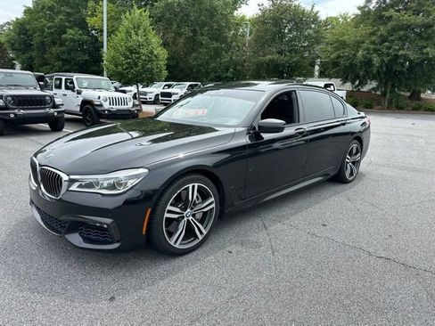 Used 2017 BMW 750i RWD image 7