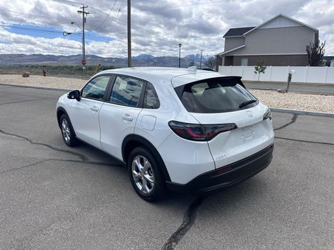 Used 2023 Honda HR-V LX image 4