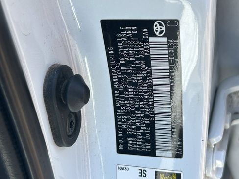 Used 2023 Toyota Corolla LE FWD image 33
