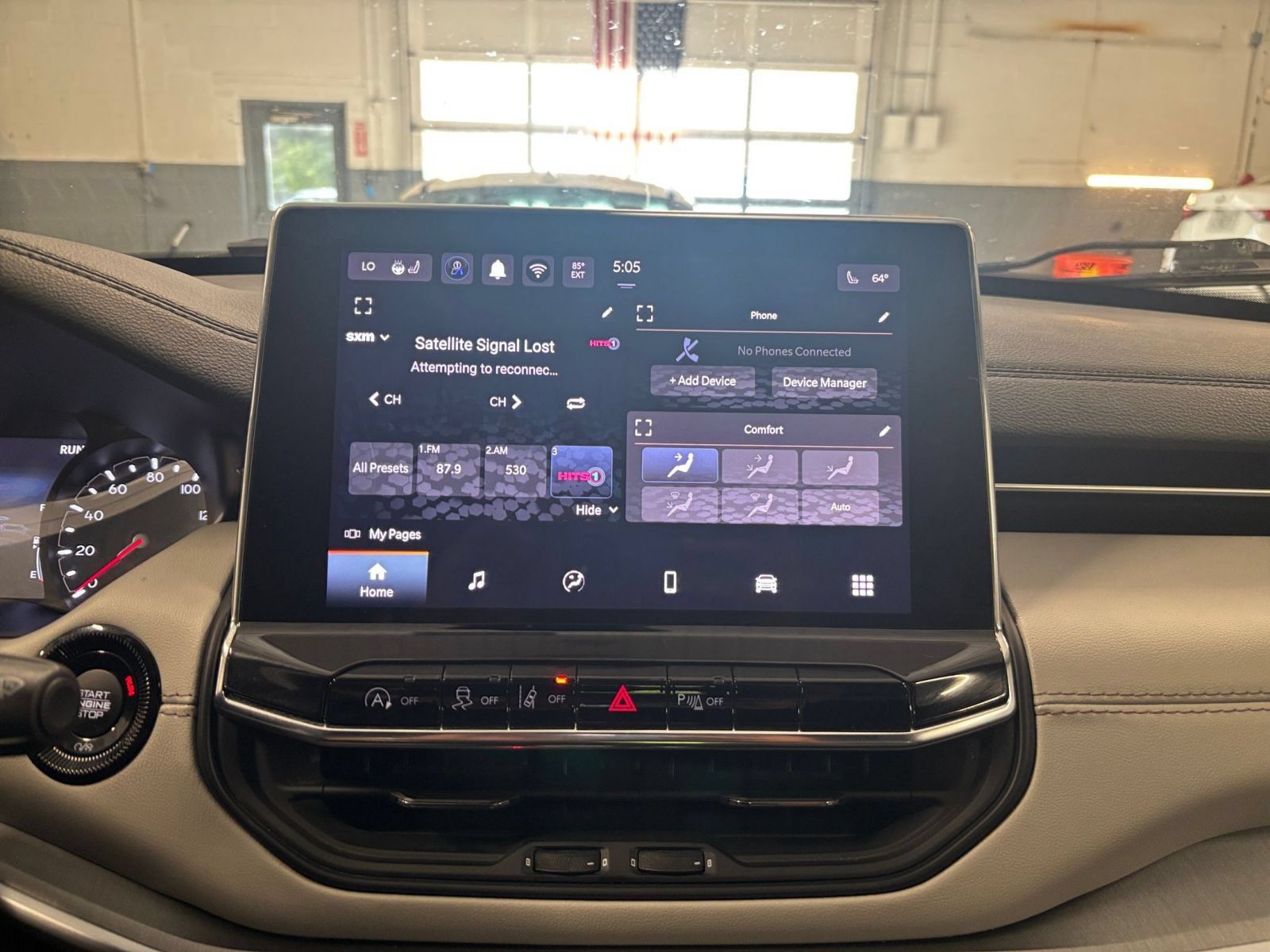 Used 2025 Jeep Compass Limited AWD/4WD image 18