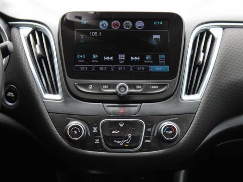 Used 2018 Chevrolet Malibu LT w/ Driver Confidence Package FWD image 33
