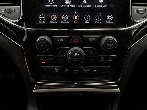 Used 2021 Jeep Grand Cherokee Limited AWD/4WD image 29