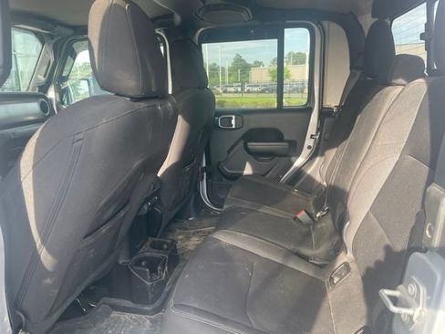 Used 2023 Jeep Gladiator Sport AWD/4WD image 13