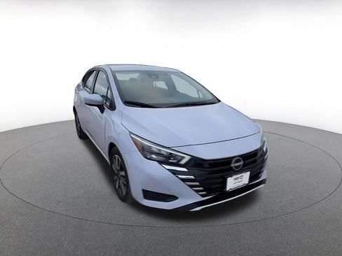 Used 2025 Nissan Versa SV image 3