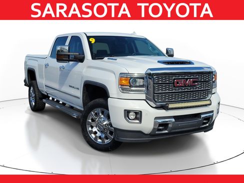 Used 2019 GMC Sierra 2500 Denali w/ Duramax Plus Package AWD/4WD image 1