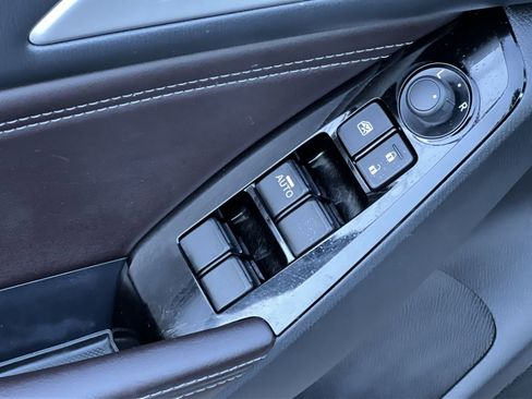 Used 2018 MAZDA MAZDA3 Touring image 13