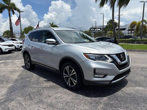Used 2018 Nissan Rogue SL AWD/4WD image 2