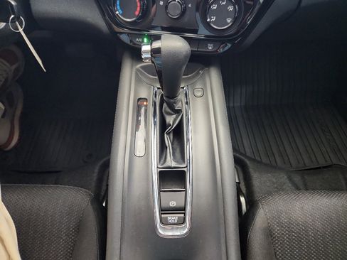 Used 2018 Honda HR-V LX image 20