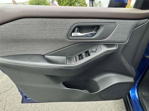 Certified 2022 Nissan Rogue SV image 21