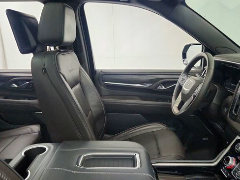Used 2024 GMC Yukon Denali AWD/4WD image 30
