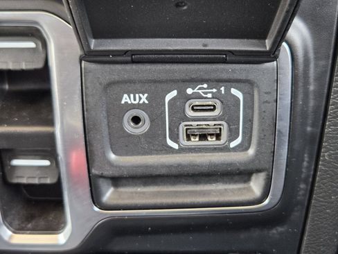 Used 2023 Jeep Gladiator Mojave w/ Cold Weather Group AWD/4WD image 22