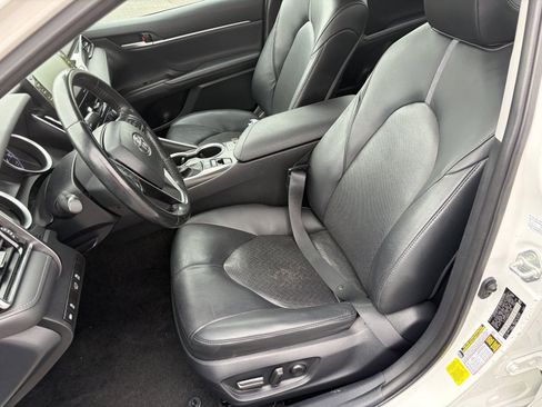 Used 2023 Toyota Camry XLE FWD image 11