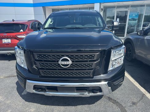 Used 2024 Nissan Titan SV w/ SV Convenience Package AWD/4WD image 2