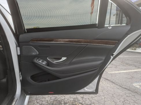 Used 2016 Mercedes-Benz S 550 4MATIC Sedan image 38