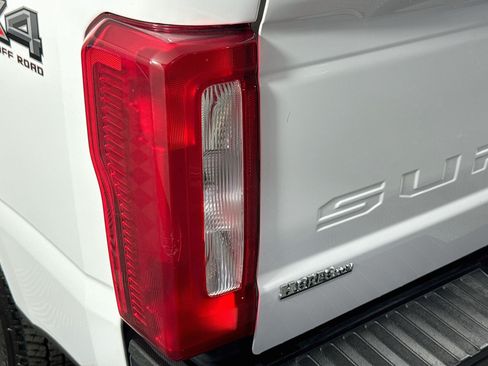 Used 2024 Ford F250 XL w/ FX4 Off-Road Package AWD/4WD image 32