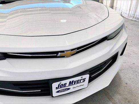 Used 2018 Chevrolet Camaro LT w/ RS Package image 7