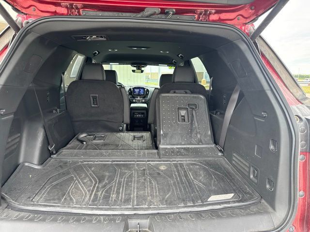 Used 2023 Chevrolet Traverse RS FWD image 11