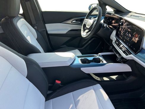 New 2026 Chevrolet Equinox EV LT w/ LPO, Blackout Package FWD image 16