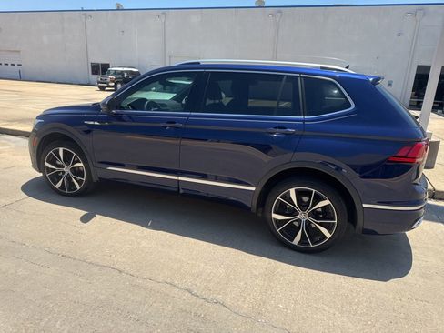 Used 2024 Volkswagen Tiguan SEL R-Line AWD/4WD image 6