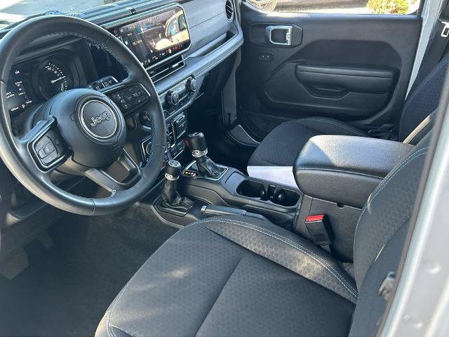 Used 2024 Jeep Wrangler Unlimited Rubicon 4xe AWD/4WD image 6