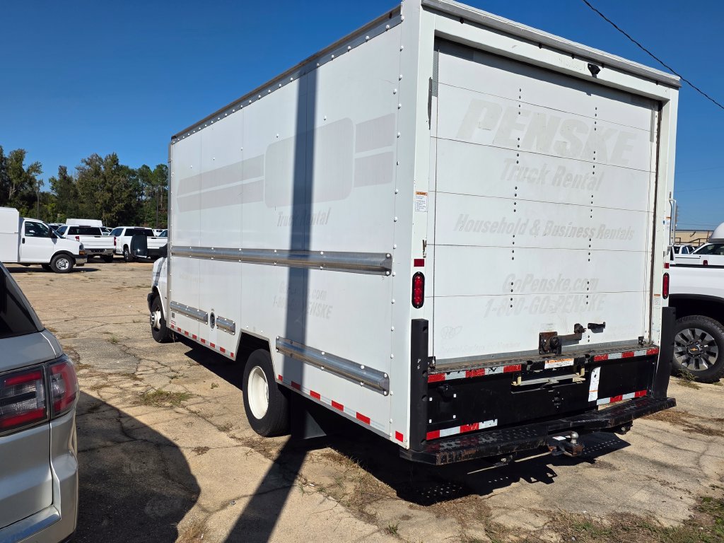Used 2021 GMC Savana 3500 Extended w/ Power Convenience Package RWD image 3