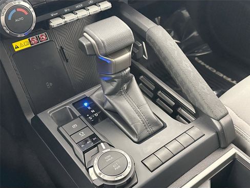 Certified 2025 Toyota Tacoma SR5 image 26