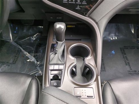 Used 2023 Toyota Camry XSE image 18