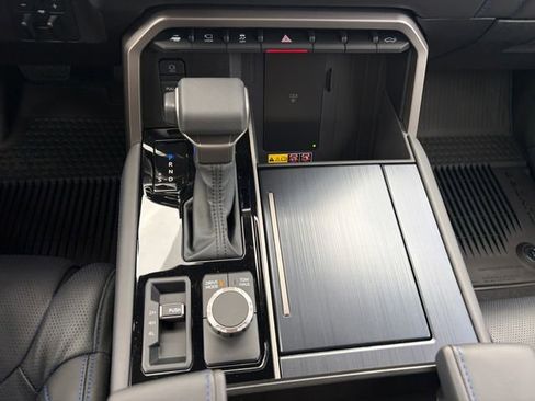 New 2026 Toyota Tundra Platinum AWD/4WD image 15