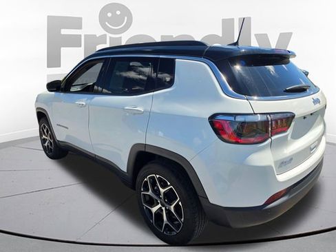 Used 2025 Jeep Compass Limited AWD/4WD image 4